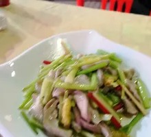 Pickled Pepper and Celery Stir-fried Tripe Strips