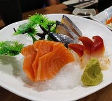 Sashimi Sushi