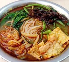 Spicy Chicken Feet and Snail Noodles