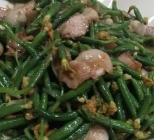 Braised Pork Belly Stir-fried with Peanut Sprouts