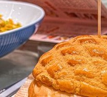 Pineapple Bun with Butter