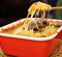 Cheese Baked Black Pepper Beef Noodles