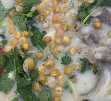 Golden Soup Beef Noodles
