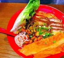 Crispy Skillet Spicy Snail Noodles