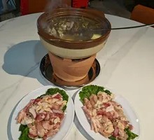 Stone Olive and Dendrobium Carbon-Grilled Chicken Pot