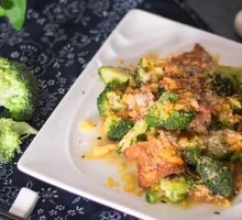 Broccoli Stir-fried with Bacon