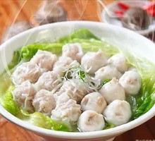 Pork Tripe Meatball Noodles