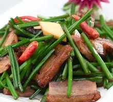 Stir-fried Pork Belly with Leeks