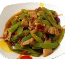 Sautéed Pork with Lettuce
