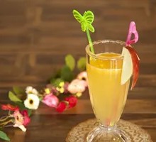 Freshly Squeezed Apple Juice