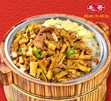Soy-Flavored Mini Bamboo Shoots Stir-Fried with Pork Rice