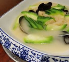Loofah, Wood Ear Mushroom, and Bamboo Shoot Steamed
