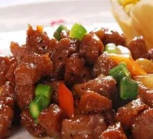 Black Pepper Beef with Scallions