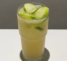 Hand-Pressed Lemon Tea