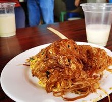 Egg and Meat Steamed Rice Noodles