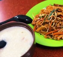 Stir-Fried Beef Rice Noodles