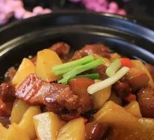 Braised Beef with Potatoes