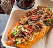 Black Pepper Beef Hot Dog