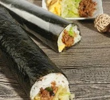 Black Pepper Beef Seaweed Rice Roll