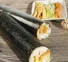 Conch and Seaweed Rice Roll