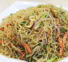 Three-Thread Stir-Fried Noodles