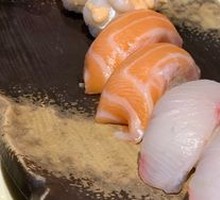 Salmon Sushi