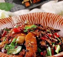 Stir-fried smoked bamboo shoots with preserved pork