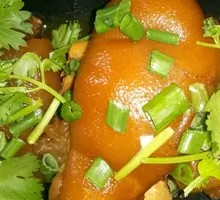 Golden Pig Trotter