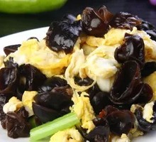 Wood Ear Mushroom and Egg Noodles