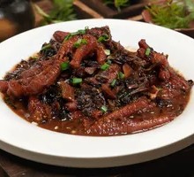 Braised Chicken Feet with Pickled Mustard Greens