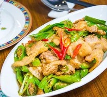 Spicy Pepper Stir-Fried Pork