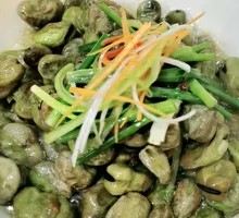 Braised Broad Beans in Clay Pot with Green Onion Oil