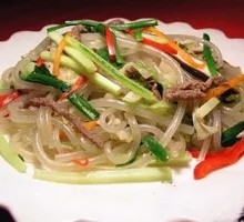 木耳炒牛肉盖浇面