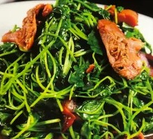 Water Spinach and Clam Dish