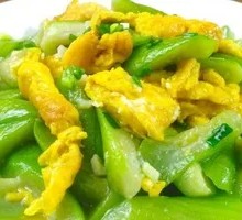 Loofah and Egg Stir-Fry