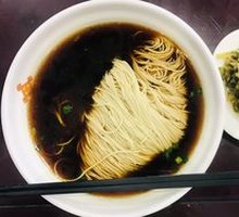 Pickled Cabbage and Pork Noodles