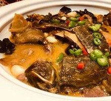 Legendary Pot Soup with Giant Softshell Turtle