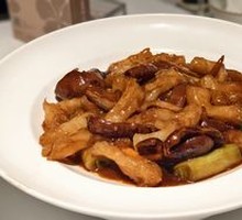 Scallion-braised Sea Cucumber with Pig's Trotters