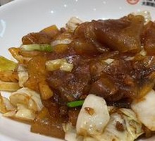 Sour Cabbage and Pork Stir-fried with Rice Noodles
