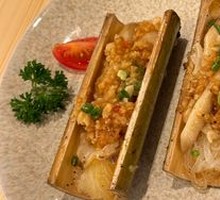 Garlic Stir-fried Giant Clams