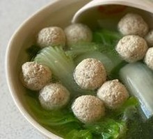 Cabbage Pork Dumpling Soup