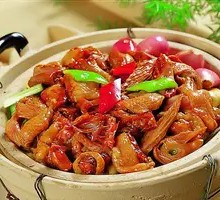 Braised Pork Belly in Clay Pot