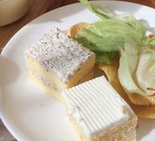 Old Cream Cake