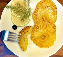 Hawaiian Pineapple Beef Burger