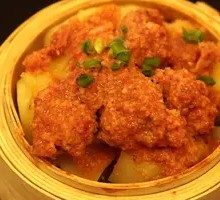 Steamed Pork Intestines with Rice Flour