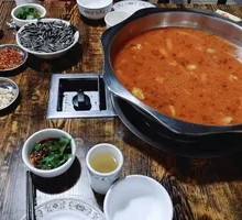 Medium Pot Sour Soup Pork Trotter with Pot