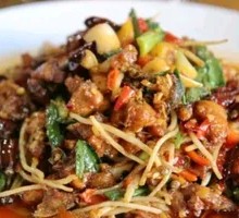 Hani Stir-Fried Pork with Green Pepper