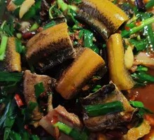 Braised Wild Eel in Yellow Sauce
