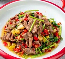 Stir-Fried Beef with Yellow Onion