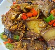 Stir-fried smoked bamboo shoots with preserved pork